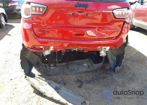 2018 Jeep Compass Altitude 4X4 z USA, uszkodzony, nr VIN 3C4NJDBB3JT395840